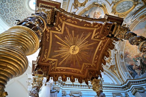 Baldacchino: dettaglio dal basso